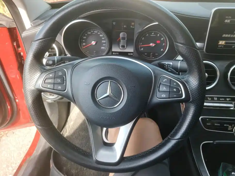 Mercedes-Benz C-Class 2018 — фото 15