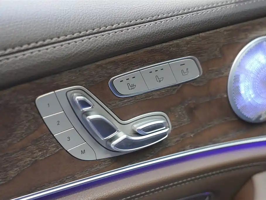 Mercedes-Benz E-Class 2021 — фото 22
