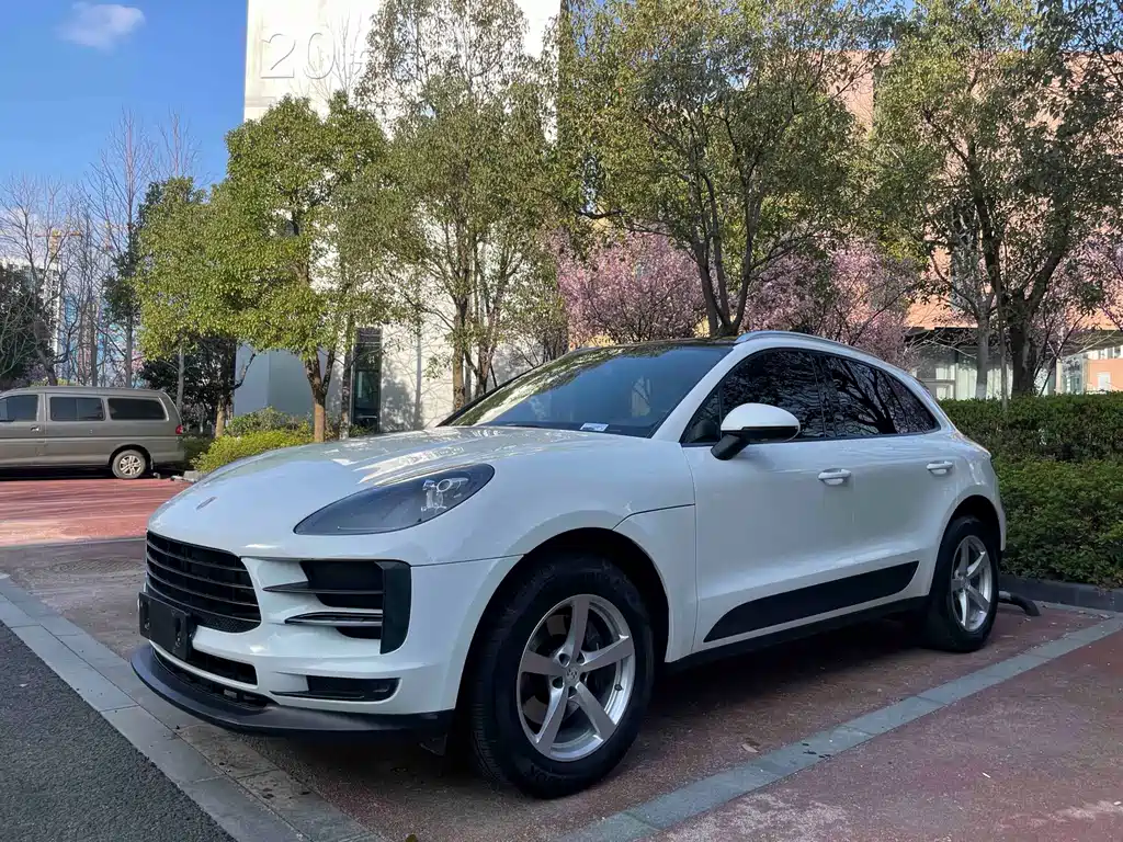 Porsche Macan 2021 — фото 1