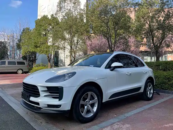 Porsche Macan 2021