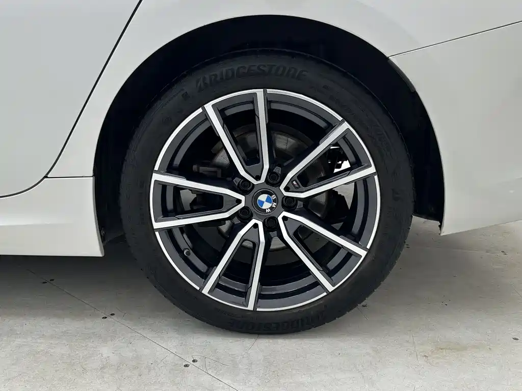 BMW 3 Series 2022 — фото 16