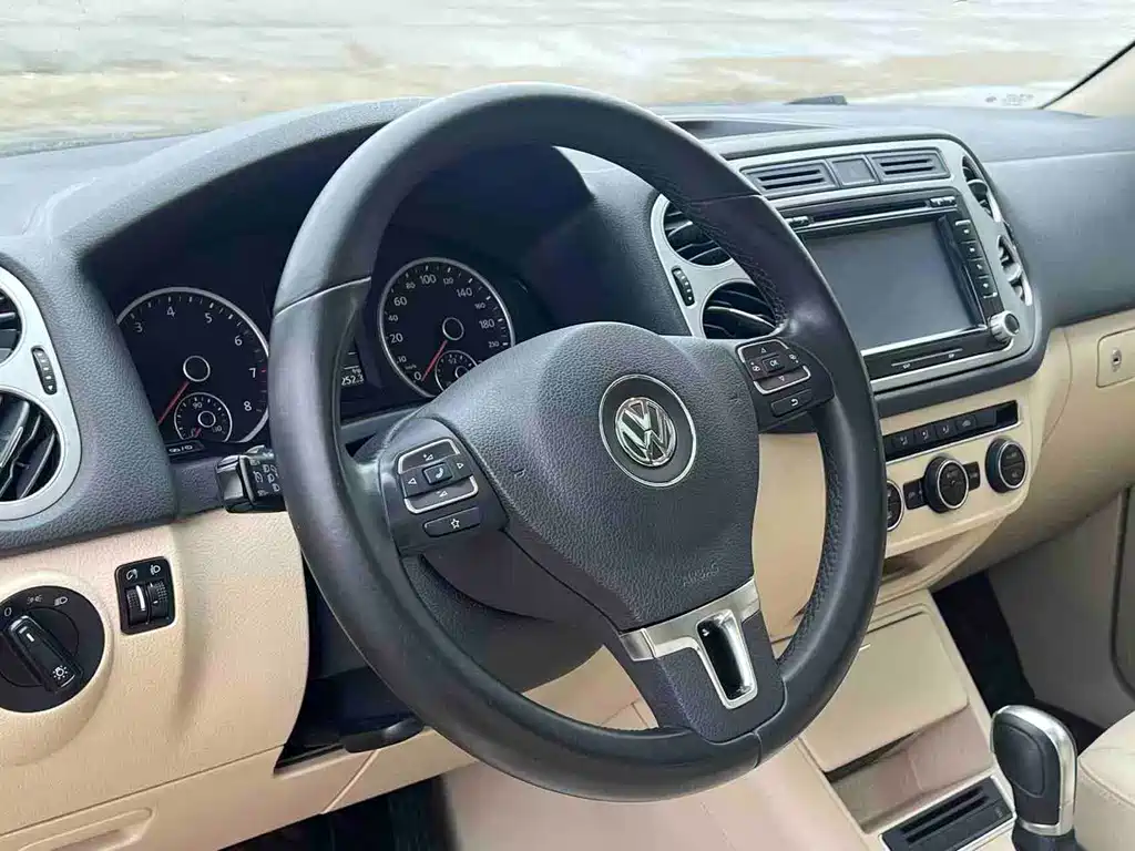 Volkswagen Tiguan 2016 — фото 17
