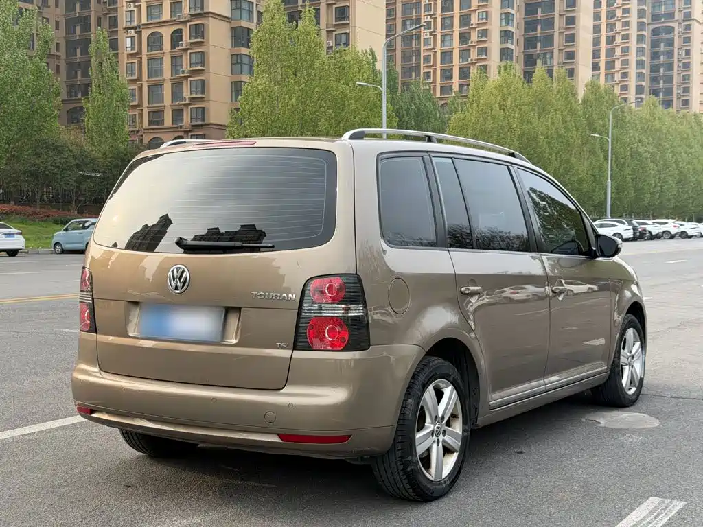 Volkswagen Touran 2016