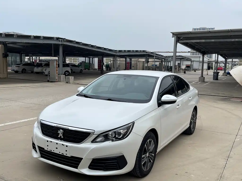 Peugeot 308 2018 — фото 1