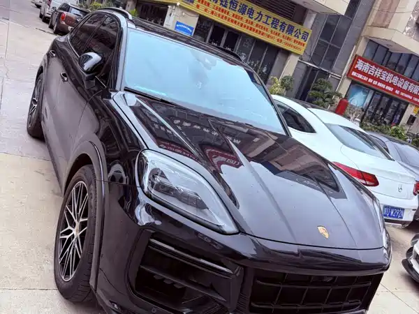 Porsche Cayenne 2025