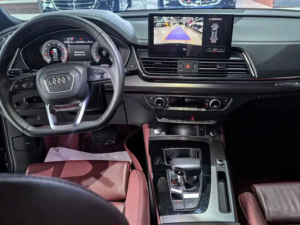 Audi Q5L 2023 — фото 11