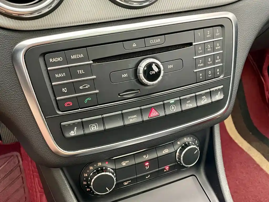 Mercedes-Benz GLA 2016 — фото 11