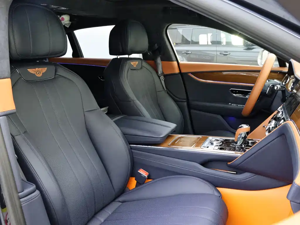 Bentley Flying Spur PHEV 2023 — фото 14