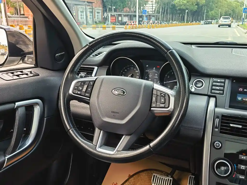 Land Rover Discovery Sport 2019 — фото 12