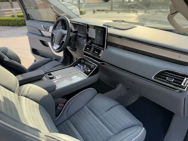 Lincoln Navigator 2022