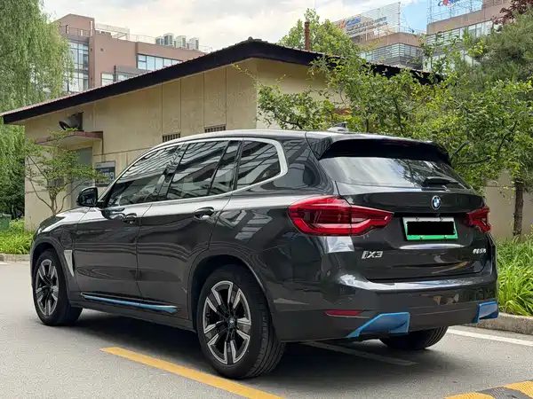 BMW iX3 2021