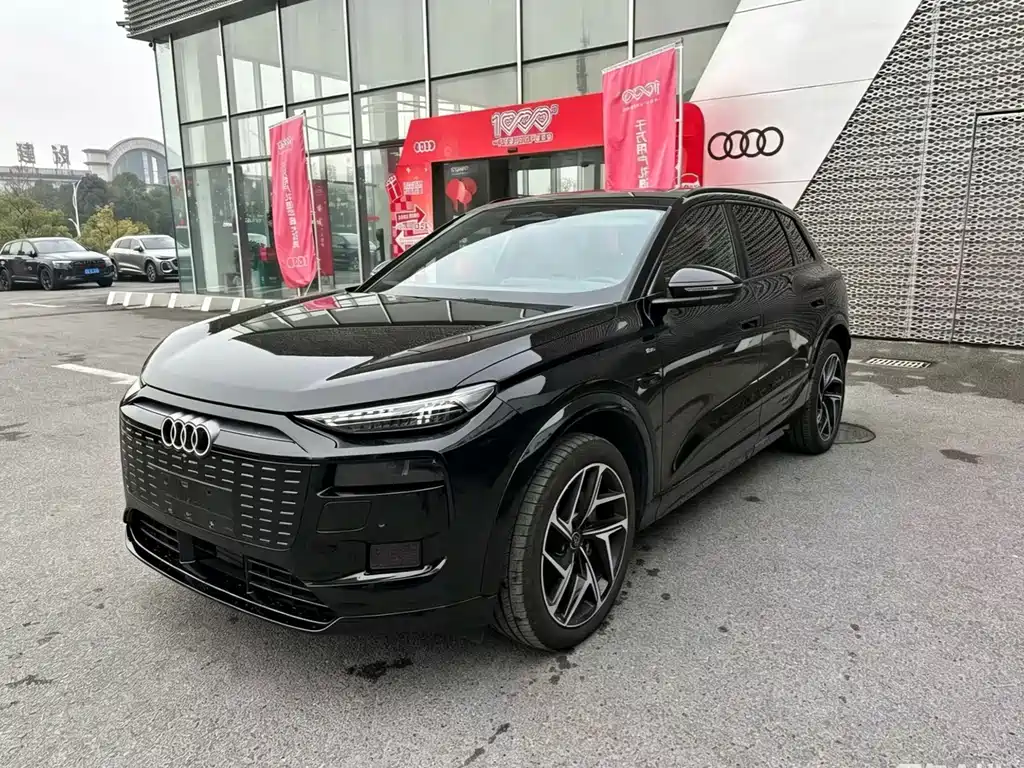 Audi Q6L e-tron 2025 — фото 1
