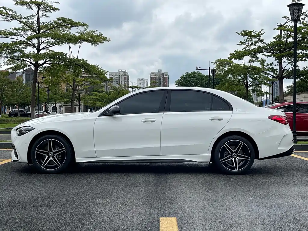 Mercedes-Benz C-Class 2025