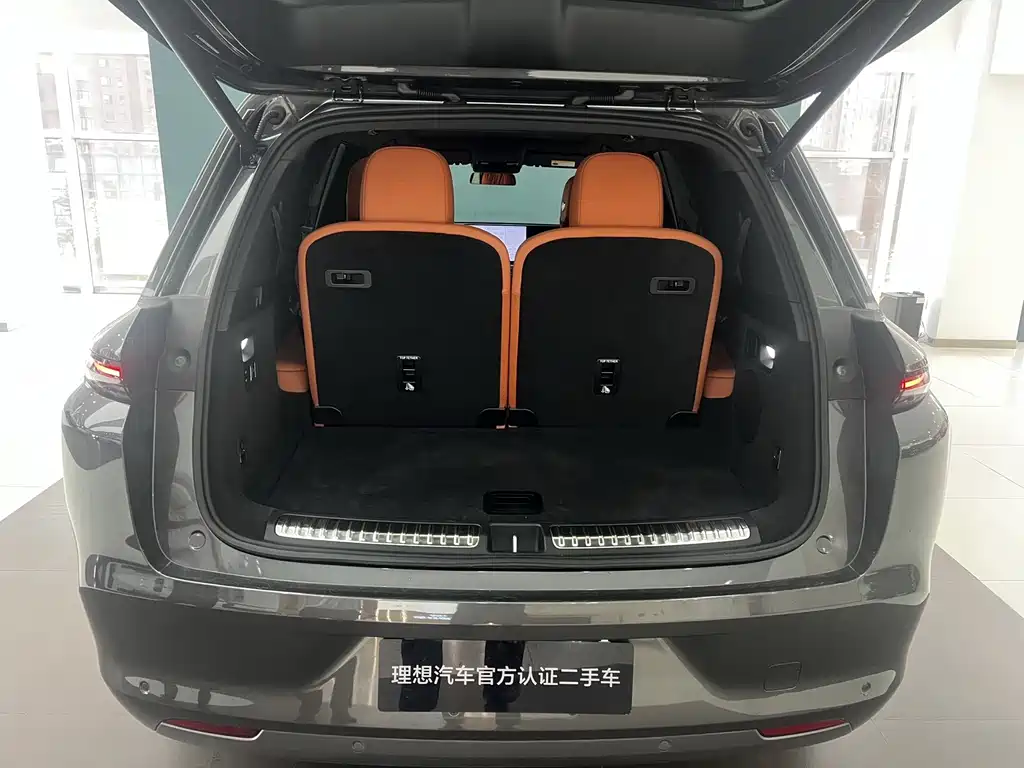 Li Auto Li L8 2025