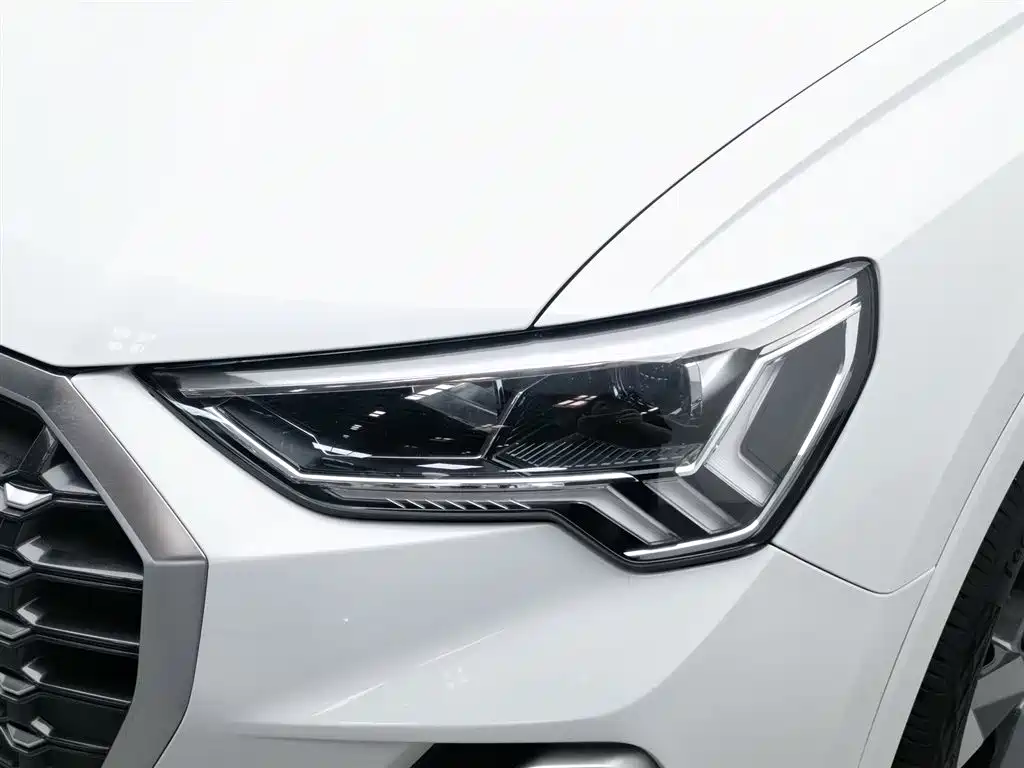 Audi Q3 2019 — фото 7