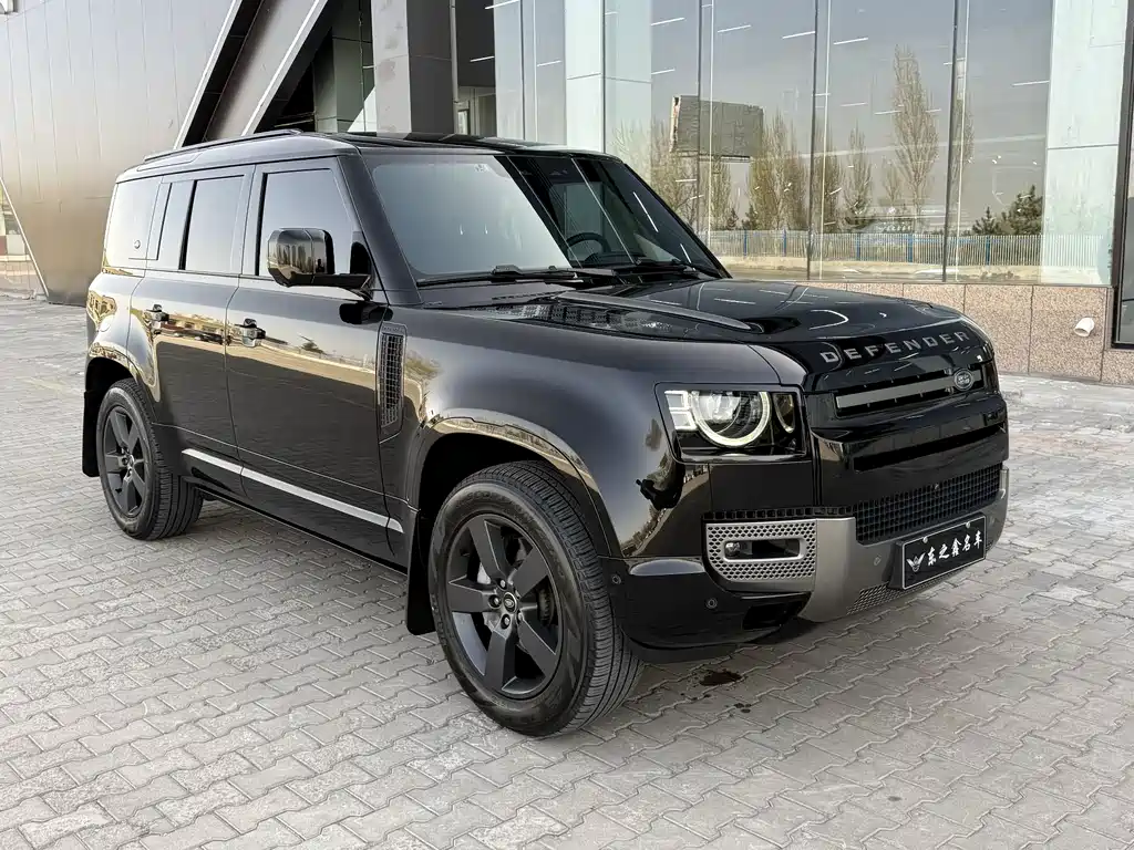 Land Rover Defender 2024 — фото 13