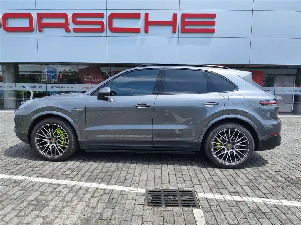Porsche Cayenne Hybrid 2021 — фото 5