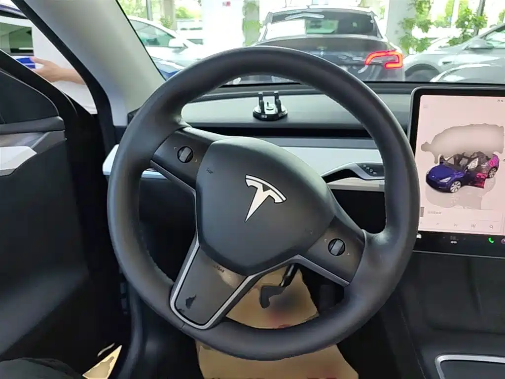 Tesla Model Y 2023 — фото 11