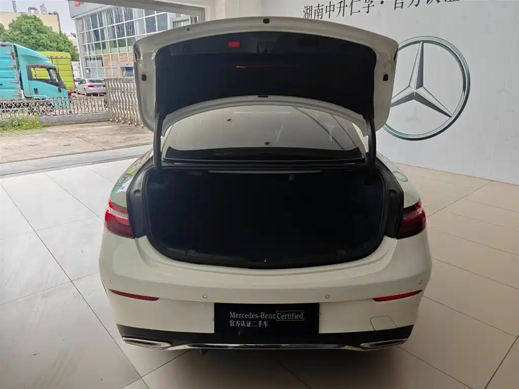 Mercedes-Benz E-Class 2023