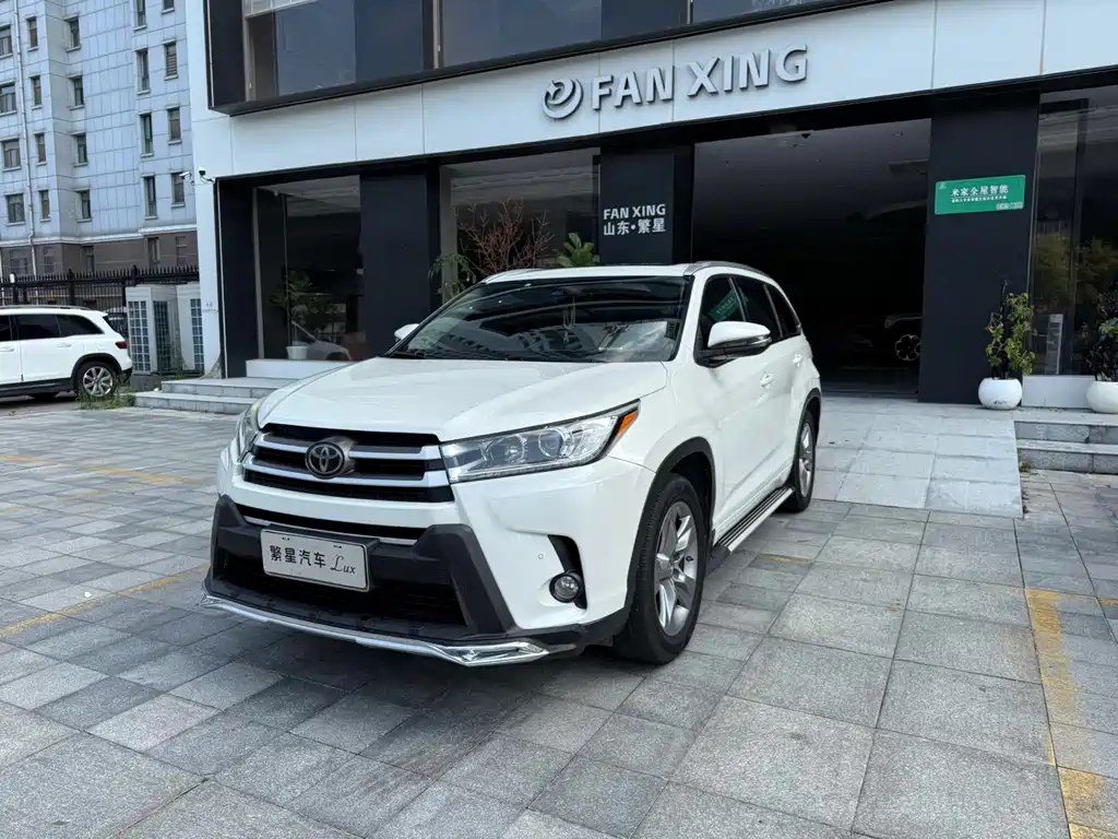 Toyota Highlander 2018 — фото 1