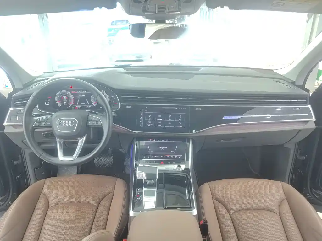 Audi Q7 2021 — фото 10
