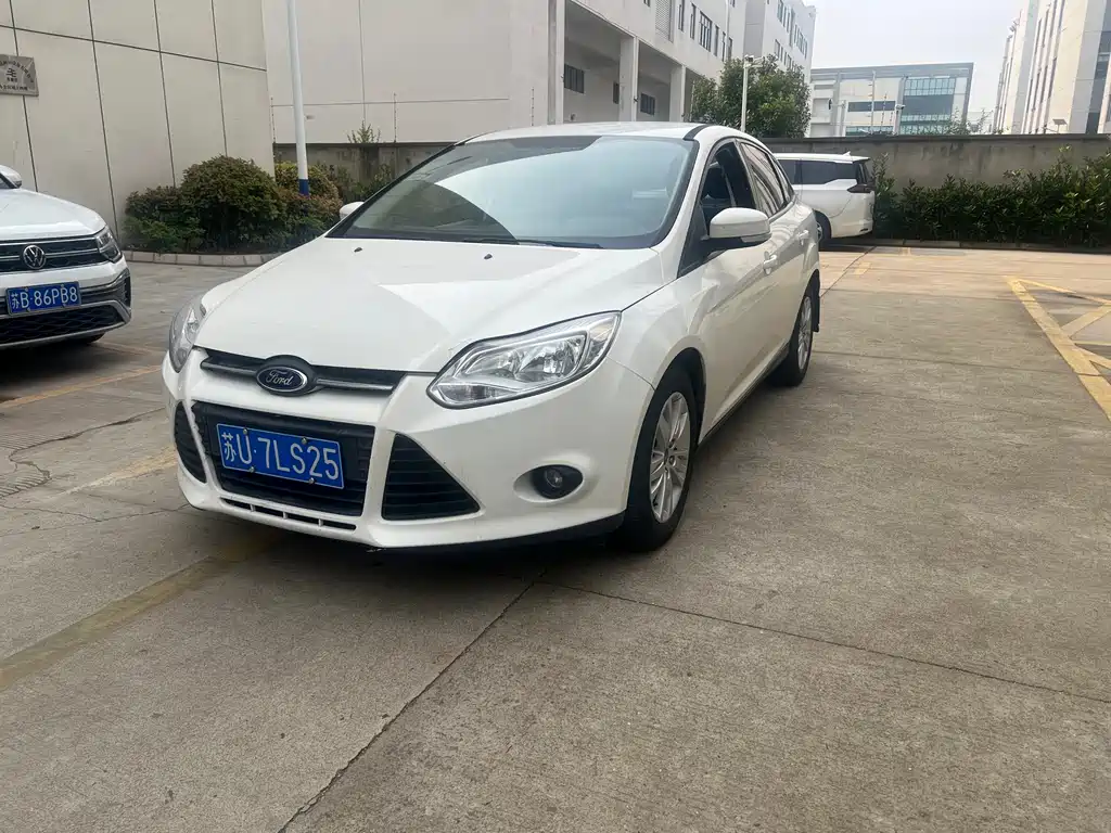 Ford Focus 2014 — фото 1