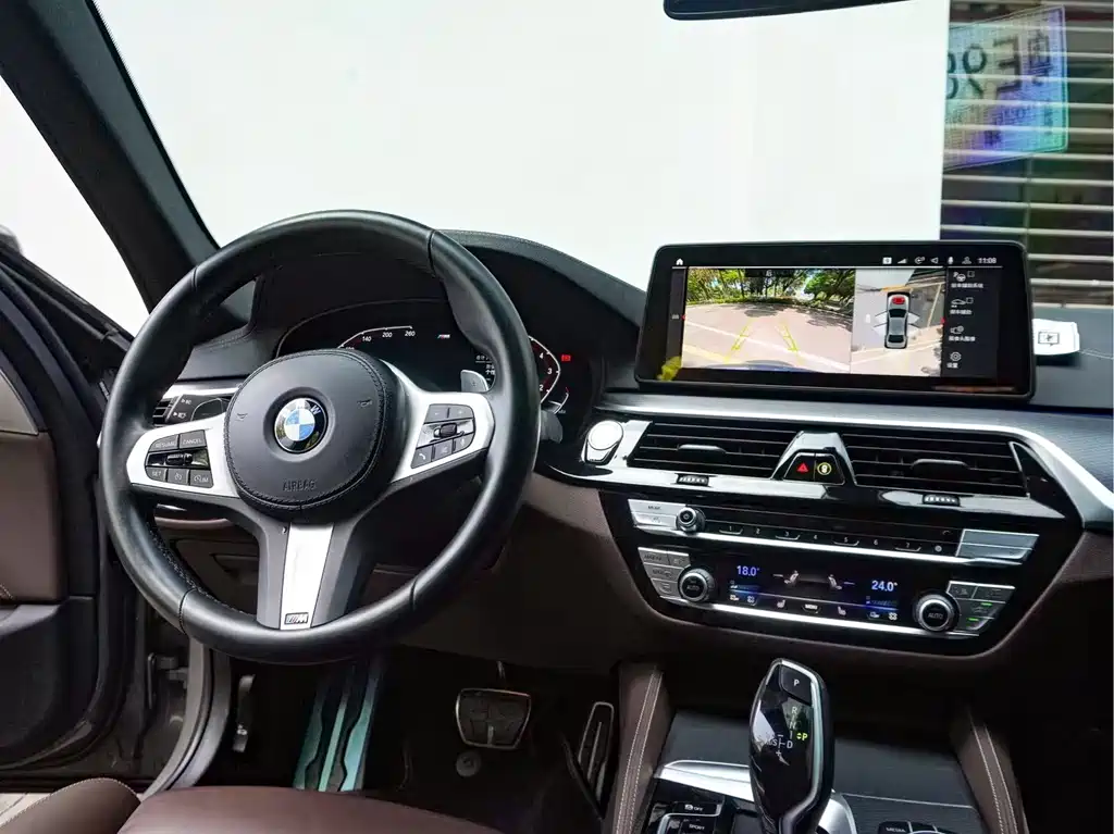 BMW 5 Series 2022 — фото 15
