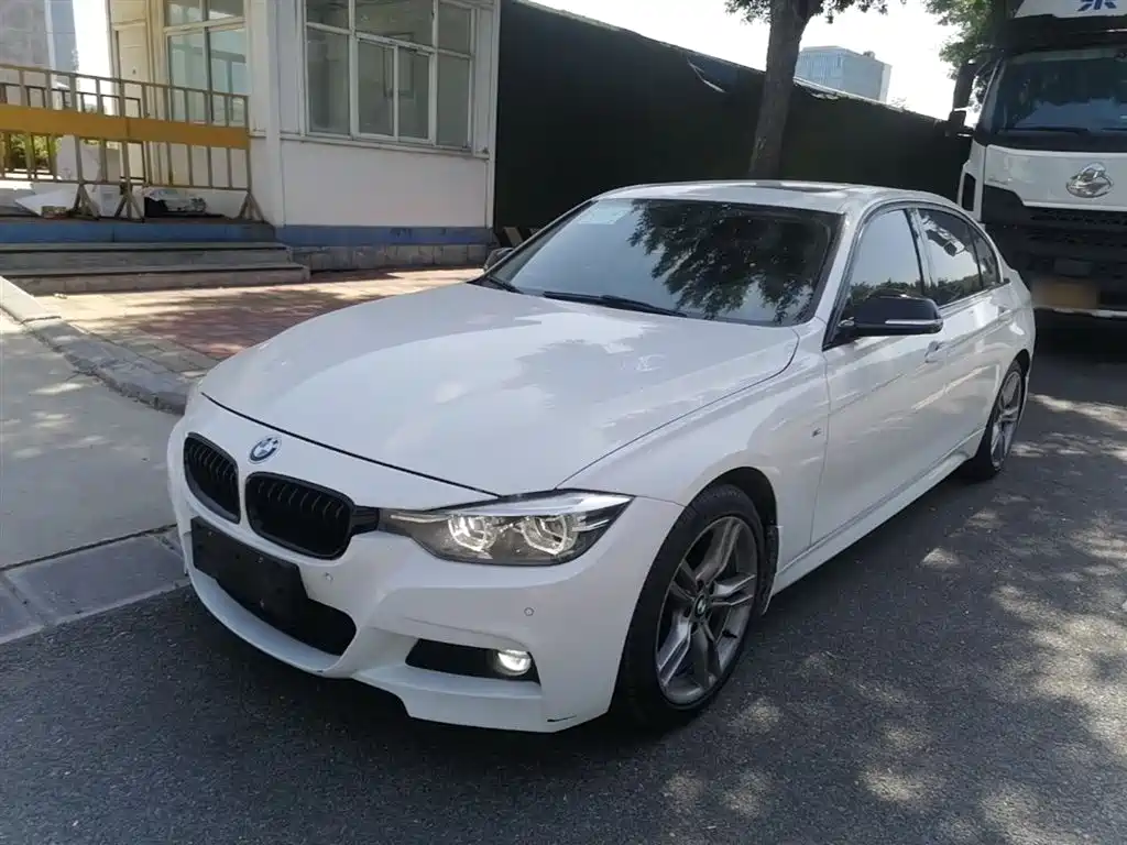 BMW 3 Series 2018 — фото 2