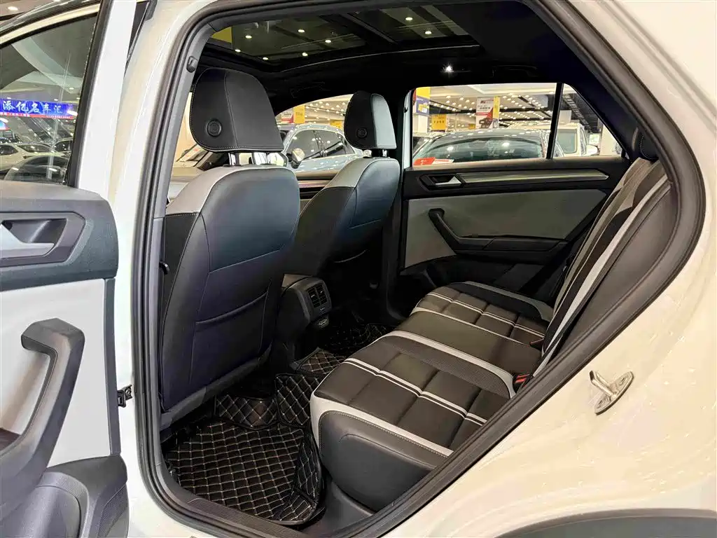 Volkswagen T-Roc 2023