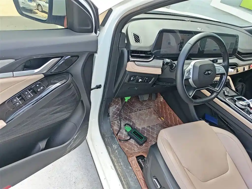 JAC QX PHEV 2024 — фото 16