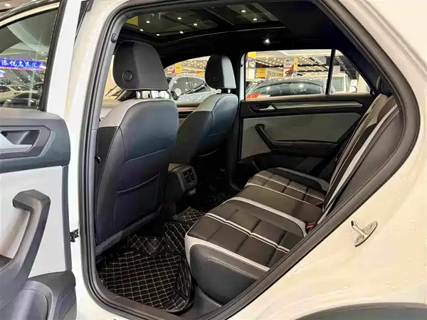 Volkswagen T-Roc 2023