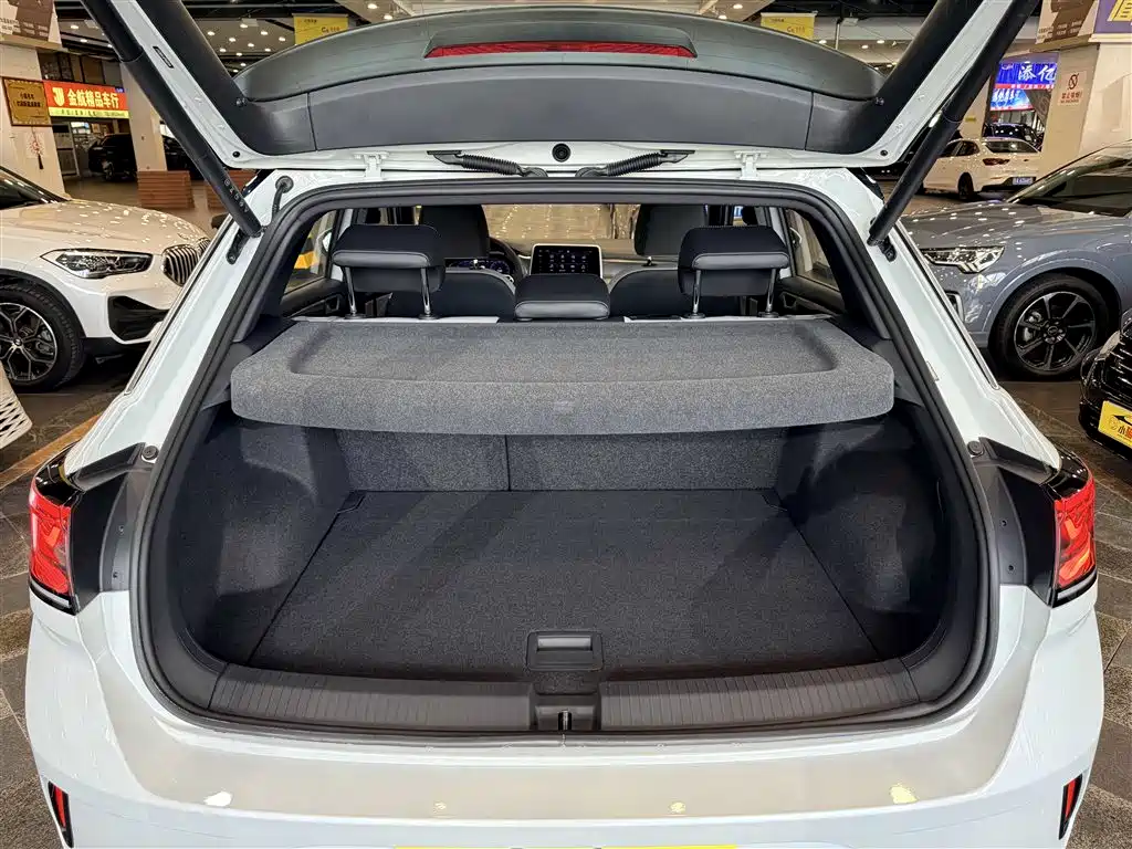 Volkswagen T-Roc 2023 — фото 37