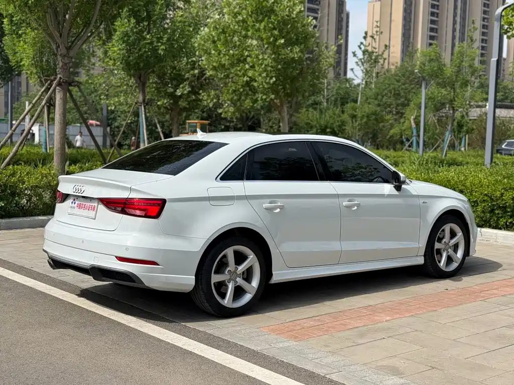 Audi A3 2017 — фото 18