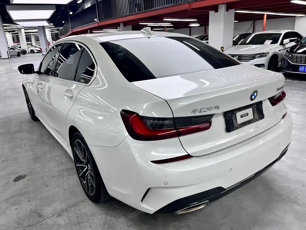 BMW 3 Series 2021 — фото 17