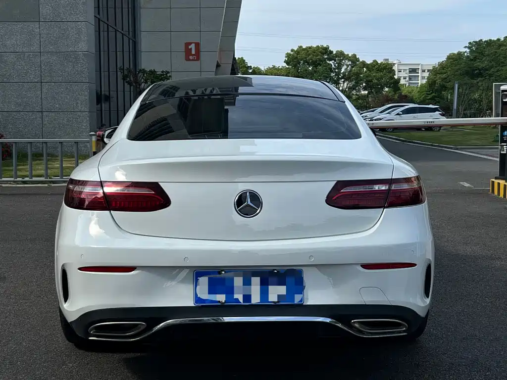 Mercedes-Benz E-Class 2021 — фото 15
