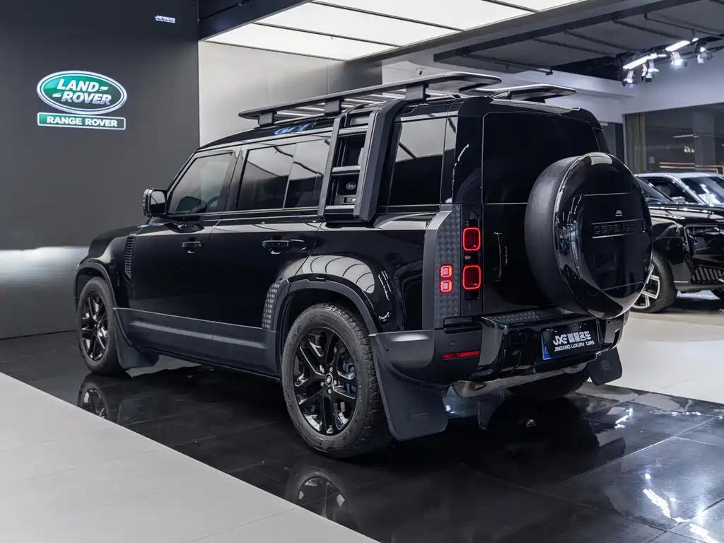 Land Rover Defender 2023 — фото 16