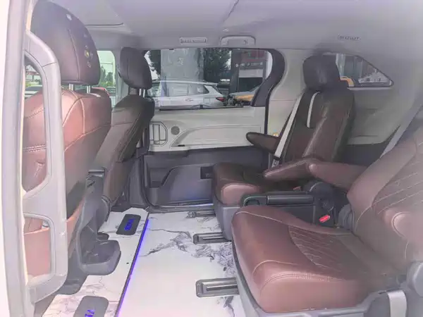 Toyota Sienna 2023