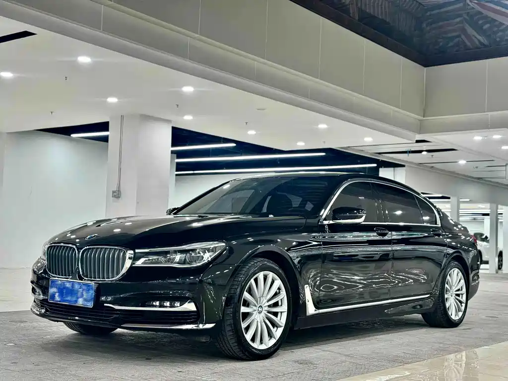 BMW 7 Series 2017 — фото 1