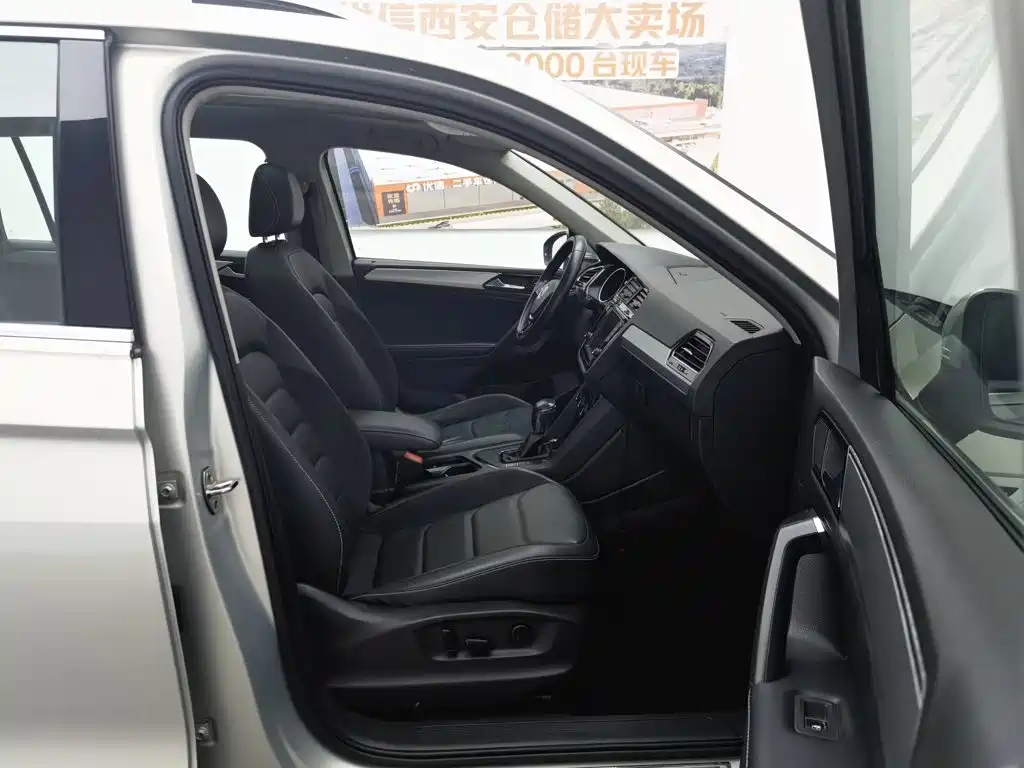 Volkswagen Tiguan L 2017 — фото 23