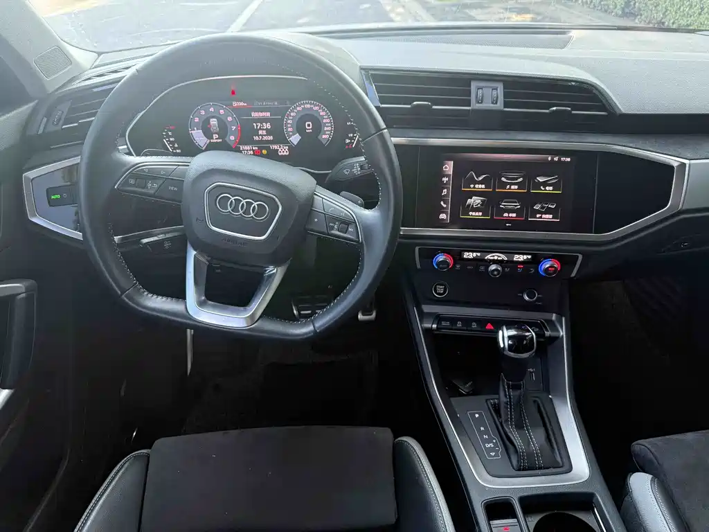 Audi Q3 2021 — фото 12