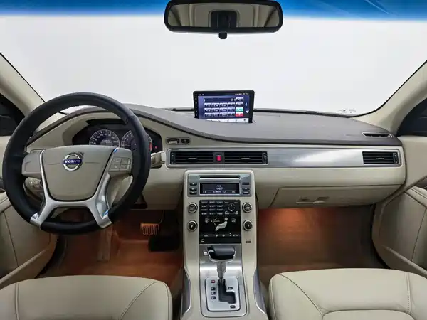 Volvo S80L 2012