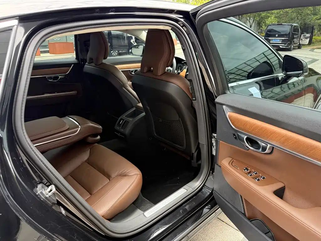 Volvo S90 2018 — фото 42