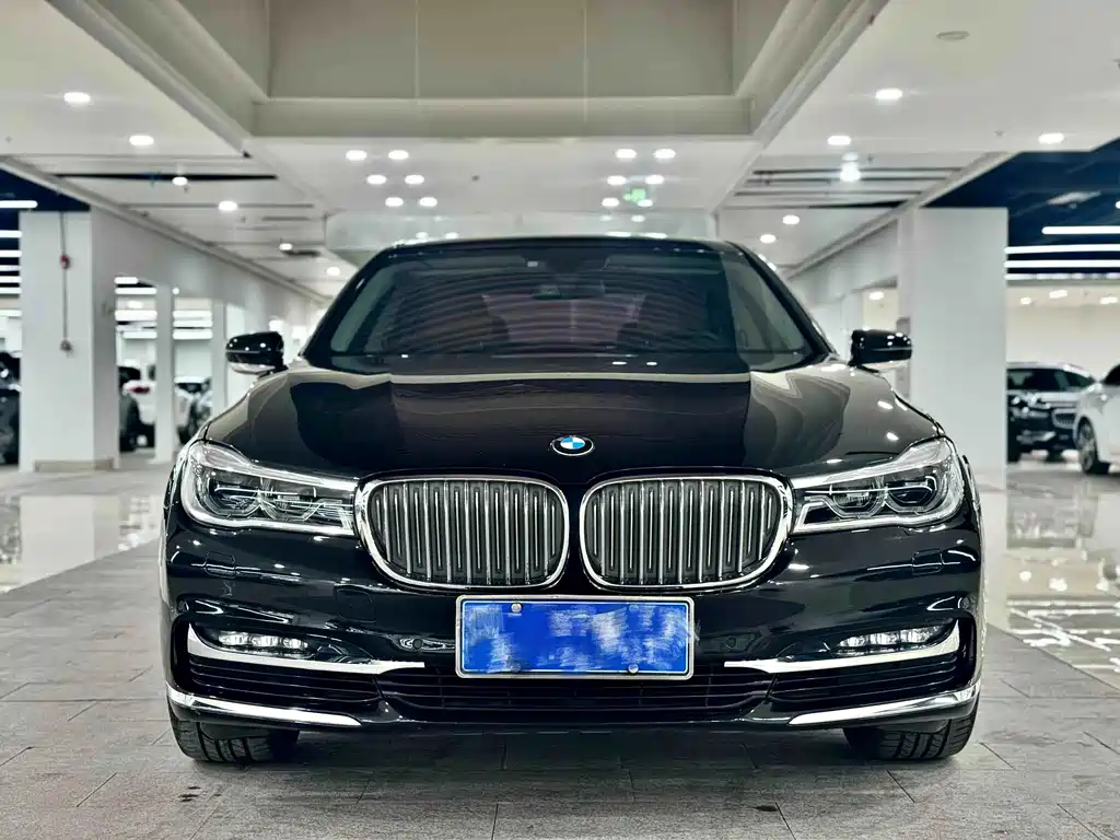 BMW 7 Series 2017 — фото 2