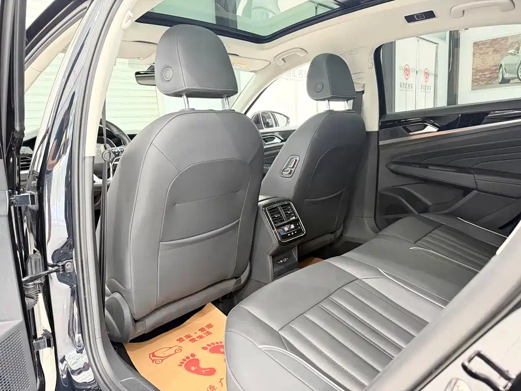 Volkswagen Passat 2023 — фото 10