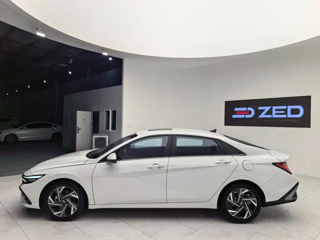 Hyundai Elantra 2023