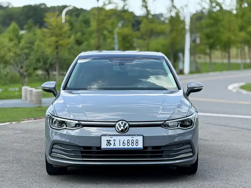 Volkswagen Golf 2021