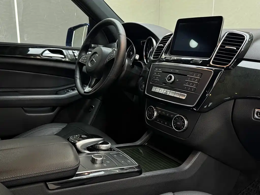 Mercedes-Benz GLE 2018 — фото 23