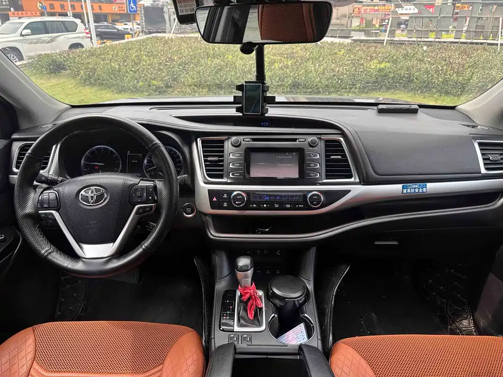 Toyota Highlander 2018 — фото 10