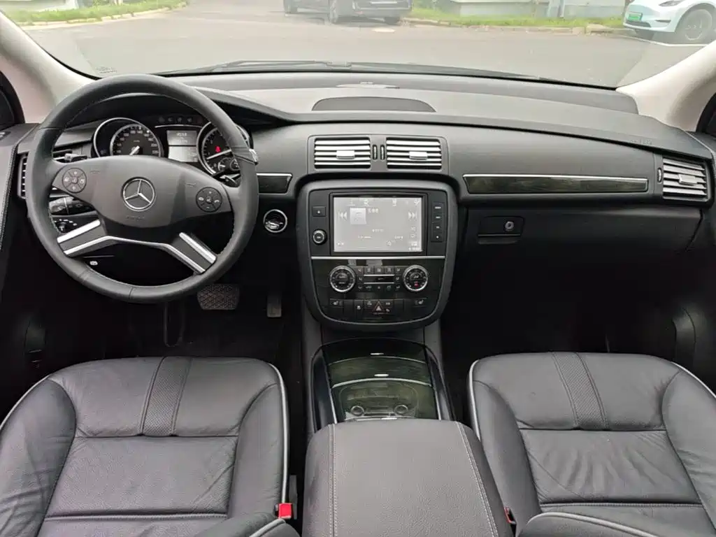 Mercedes-Benz R-Class 2017 — фото 10