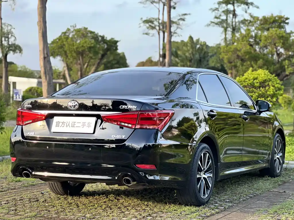 Toyota Crown 2018 — фото 19